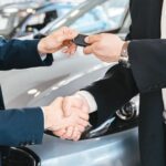 賣車估價眉角一次看懂 3 棕色綠色簡樸精緻典雅時尚品牌指南簡報